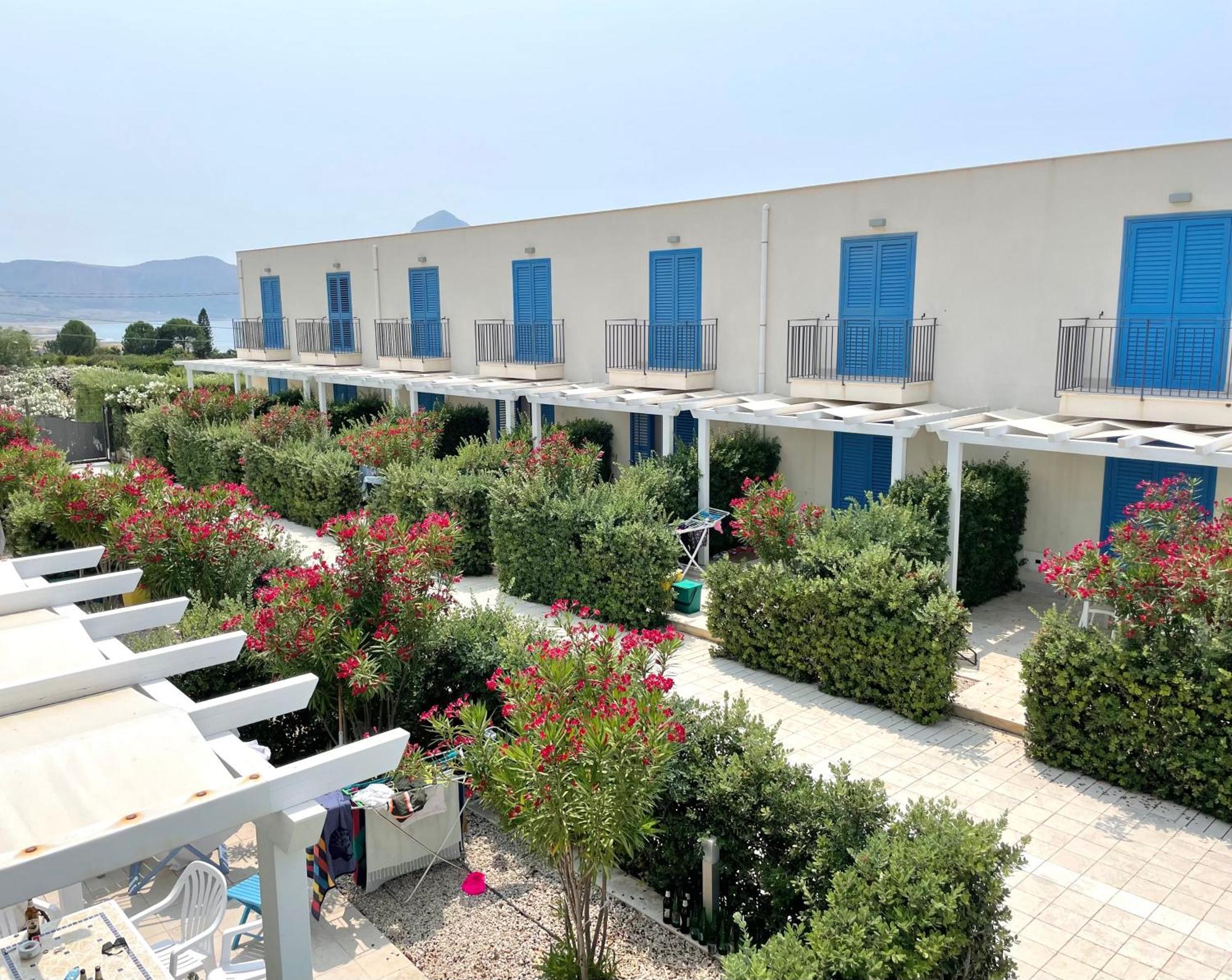 Cala Azzurra Macari Bed And Breakfast And Holidays House Esterno foto