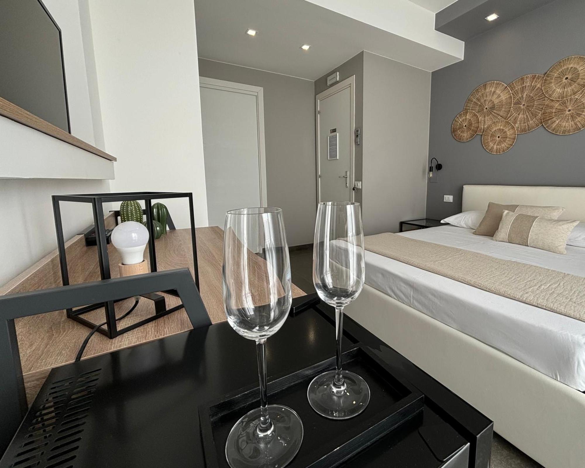 Cala Azzurra Macari Bed And Breakfast And Holidays House Esterno foto